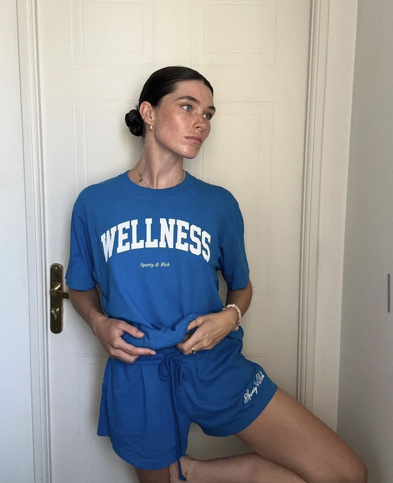 Anja Winkelmann partage 4 postures de yoga pour soulager le mal de dos