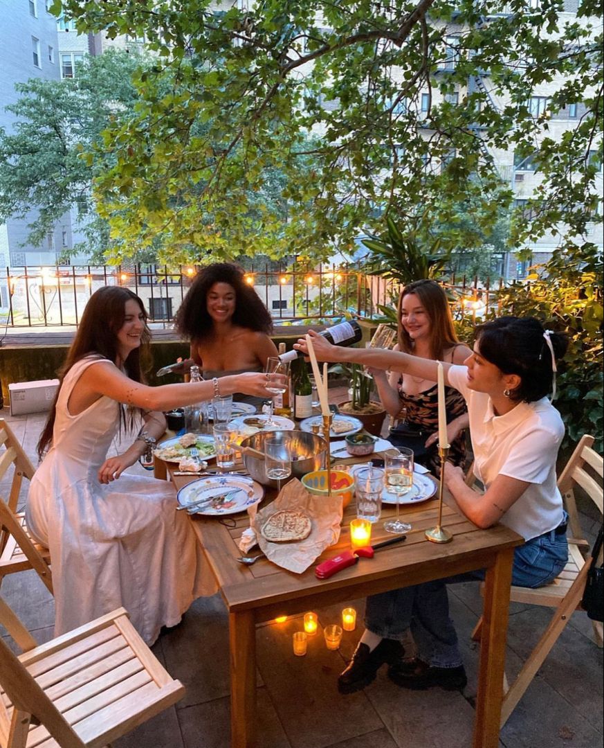 Pourquoi on aime tant les Girls Dinners ?
